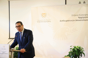 κωνσταντινος κομπος 3