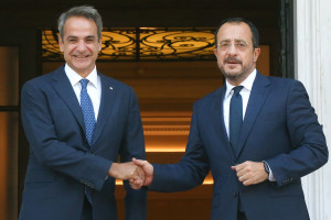 χριστοδουλιδης μητσοτακης