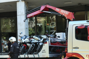 γερανος αυτοκινητο ελλαδα