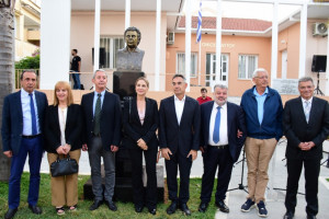 θεοδωρακης
