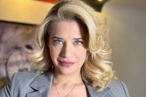 τζενη θεωνα