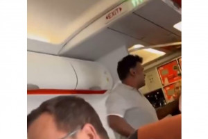 αεροπλανο επεισοδιο