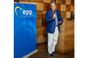 νικος αναστασιαδης
