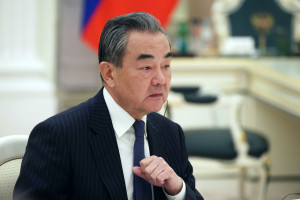 η