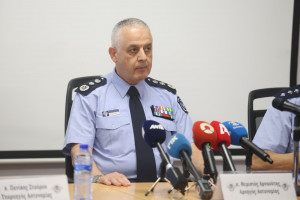 θεμιστός αρναούτης 