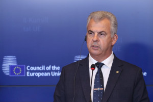 νβ