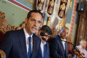 νη
