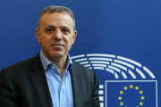 κώστας μαυρίδης