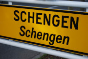 η