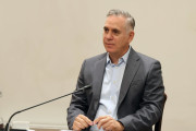 η